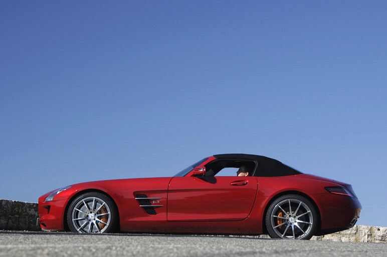 SLS AMG ロードスター　早くも試乗＆ギリ出し