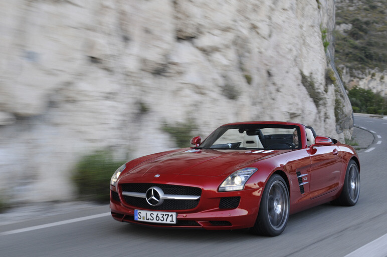 SLS AMG ロードスター　早くも試乗＆ギリ出し