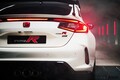 ついに“歴代最強のR”が販売終了!? ホンダ「シビックタイプR」に特別仕様車「アルティメットエディション」登場！ 欧州で40台限定発売