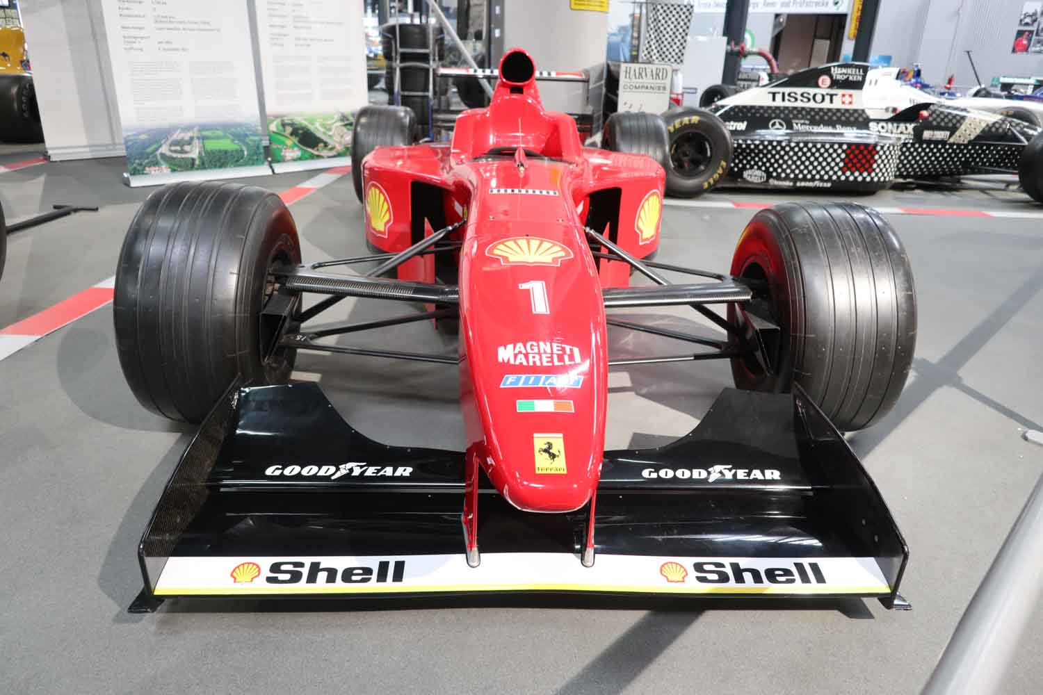 F1マシン祭りだったドイツの博物館は、展示方法にもこだわりが