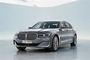 BMW、7シリーズのマイナーチェンジモデルを初披露。キドニーグリルが大型化し押し出しの強い顔に