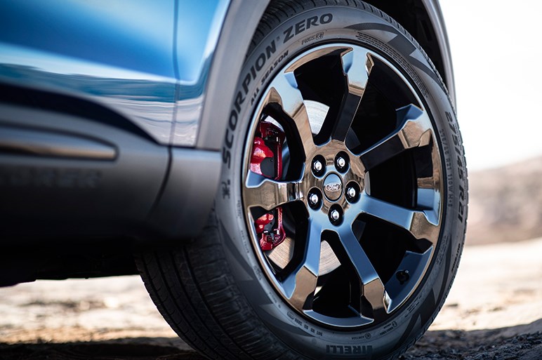 米フォード、新型エクスプローラー初となる高性能版STを発表  ハイブリッドの設定も