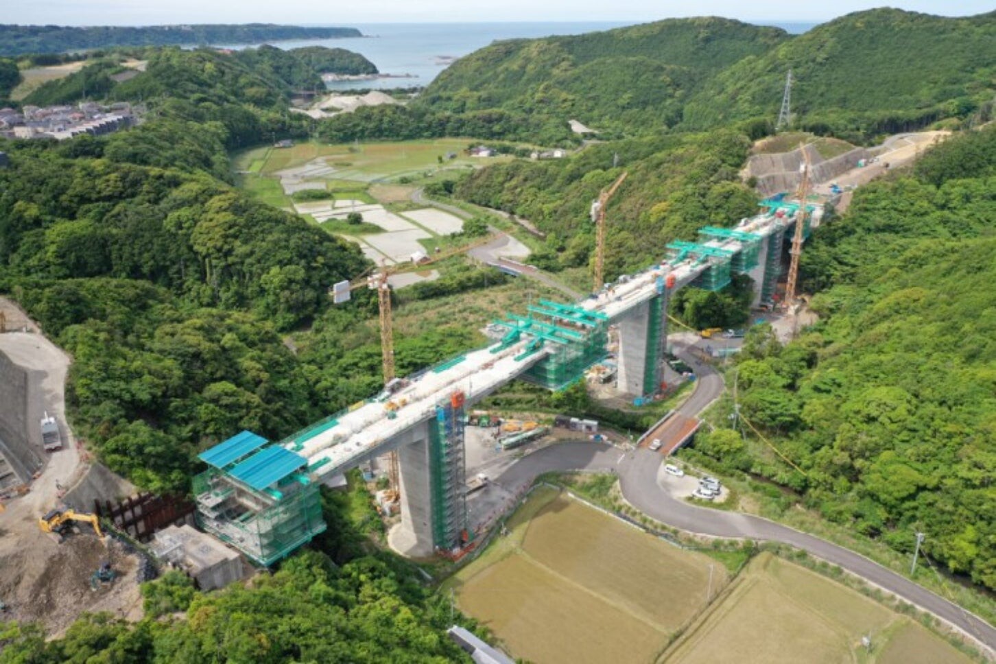 紀伊半島ぐるっと一周「信号ゼロ」に!? 夢の高規格道路「紀勢自動車道」計画が進行中！ 最南端も間近に【いま気になる道路計画】