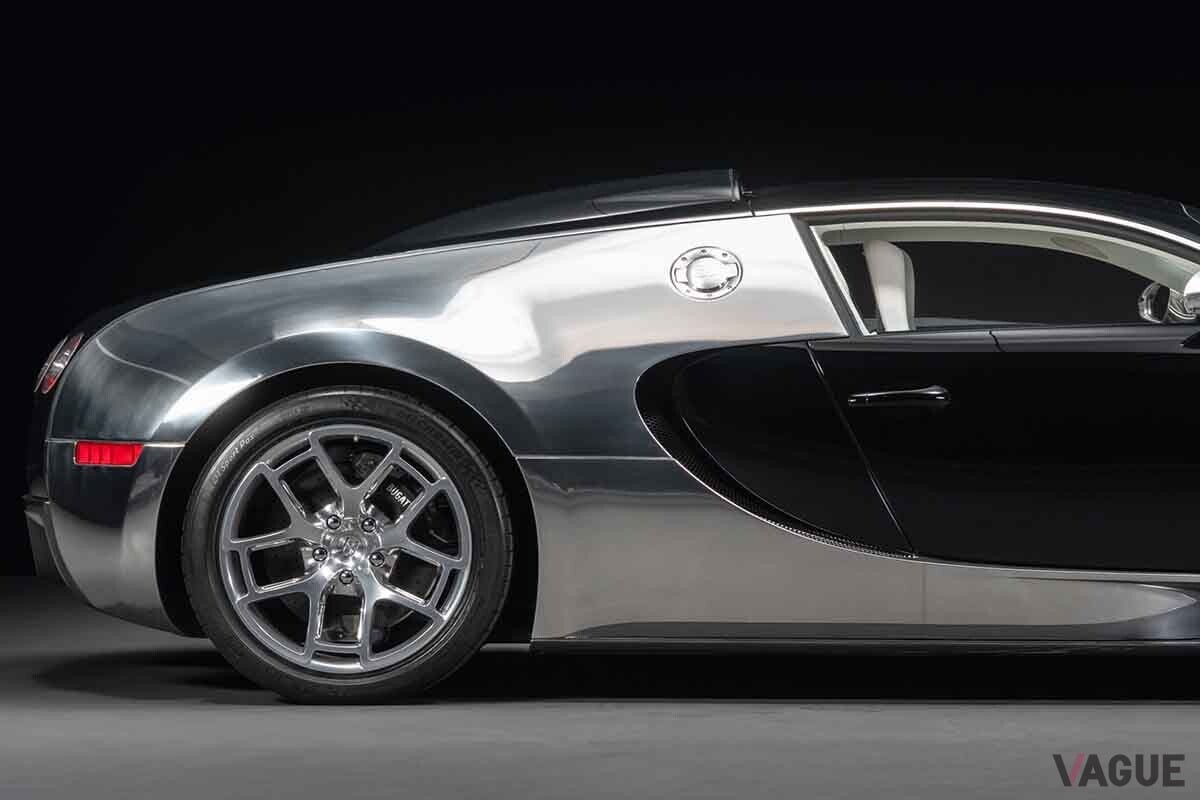 中東向けにわずか5台が限定生産された“史上最速のスーパーカー”がオークション登場 予想価格は3億円超え 15年前に登場した最高時速400キロの「スゴいブガッティ」とは