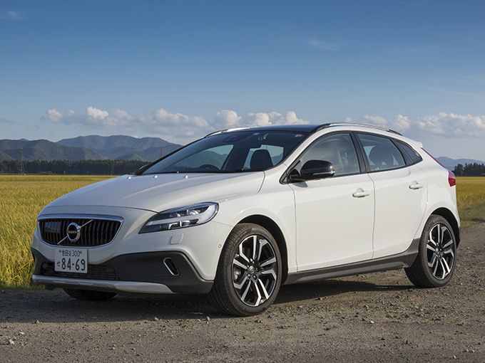 試乗 ボルボ V40クロスカントリー 惜しまれつつも生産終了となったが コンパクトモデルの中で最もプレミアムなモデルだと再認識した カーセンサー の写真 2ページ目 自動車情報サイト 新車 中古車 Carview