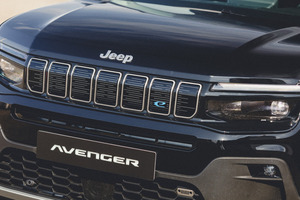 ジープ・アベンジャー　電動化の嚆矢、日本を掠めた日　実車を見た印象は？