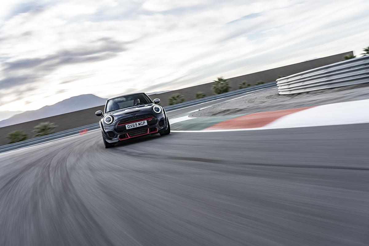歴代最強の306馬力 世界限定3000台の Mini John Cooper Works Gp 登場 Web Cartop 自動車情報サイト 新車 中古車 Carview