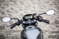 クルマ好きたちよ、今こそバイクに乗るべし〈スズキSV650X試乗記〉