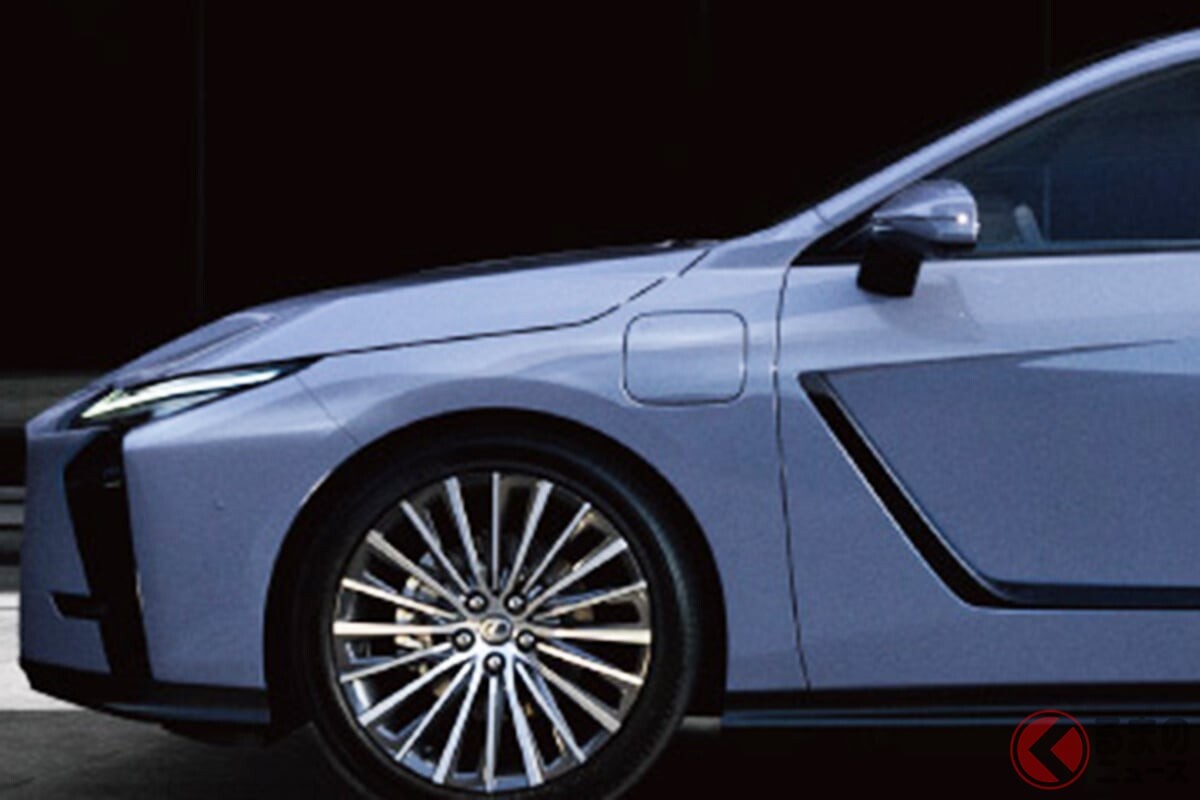 レクサス新型「FF・4WDセダン」発表！ 「歴代初のユニット」搭載で“340馬力超え”の4WD仕様もあり！ “3種類のモデル”まもなく導入へ！ 7年ぶりに全面刷新された「ES」パワトレの進化とは？