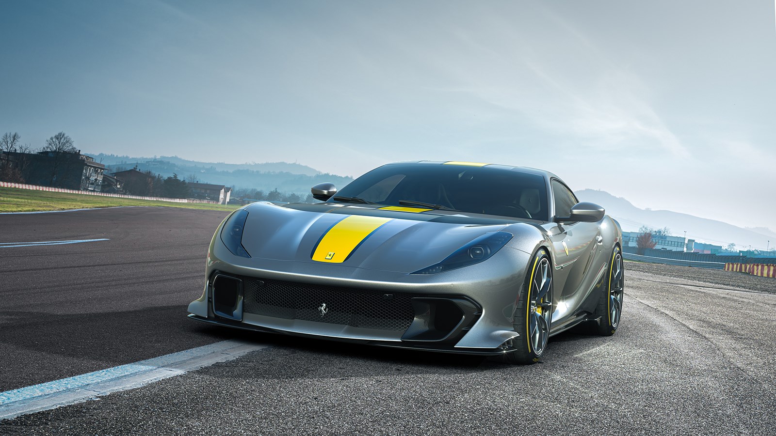フェラーリが812スーパーファストの限定車を公開 外観もエンジンも大幅変更でレースマシン風に Carview 自動車情報サイト 新車 中古車 Carview
