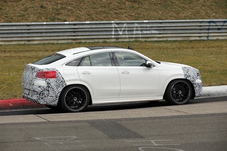 【直4エンジン搭載の話はどうなった？】メルセデスAMG「GLE63クーペ」のテスト車を初撮影。年度内に発表か