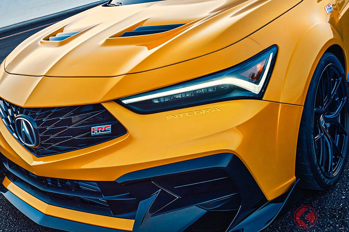 ホンダ「”2人乗り”スポーツセダン」 2リッターで“300馬力超え”の「直4」搭載モデルが話題に！ 熱望の声集まる“史上最強のインテグラ”「タイプS HRC」米国に現れ反響多数