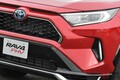 とにかくカッコいい！ トヨタ「ワイルドSUV」が一躍人気車に！ 一度は姿を消した「RAV4」が再注目されるワケ