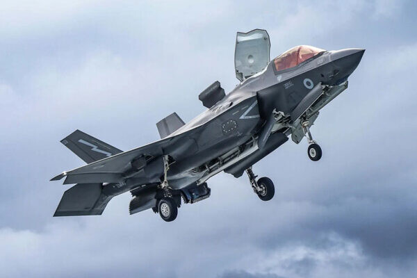 イギリスのF-35B 要求された任務を3分の1しか行えない!? その驚愕の報告とは