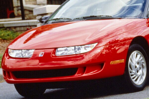 わずか4年で敗北宣言！「礼をつくすクルマ」として日本に進出 “良くできた外国車” だったのにナゼ？