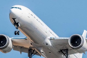 ボーイングが開発中の「超・超ロングボディの旅客機」どんなもの？ 翼は可変式＆ANAも導入予定 新たな試験機が飛ぶ