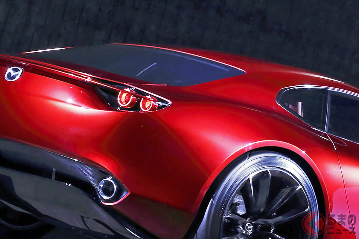 マツダ「“超美麗”ロータリークーペ」がスゴい！ 「RX-7復活!?」な全長4.4m級めちゃカッコいい「ワイド＆ロー」ボディ！ もうひとつの“精悍”モデル「RX-VISION」に注目！