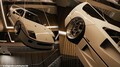 【マジか・・・】文字通りありえねー　フェラーリ F40が数百万ドルの豪邸の天井からシャンデリアとして吊るされている　絶句・・・