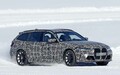 【スクープ】豪雪を爆走するBMW M3初のツーリング市販型をキャッチ！ 8速AT全輪駆動のみ発売か!?