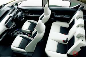 トヨタ斬新「“低燃費”SUV」がスゴイ！ 全長4m“ちょうどいいボディ”＆「リッター34キロ超え」ってマジ!? タフな「専用デザイン外装」＆“真っ白な高級内装”が目を惹く斬新「アクア」とは？