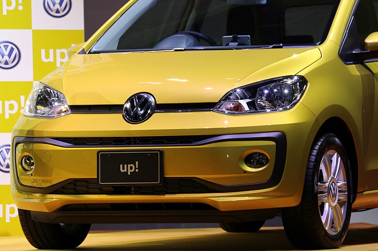 VW up!がキリリ顔へとイメチェン。スマホ連携を強化した今どきスタイル