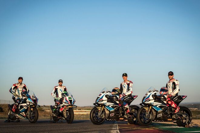 BMW、SBK仕様のM1000RRを公開。2021年は4台体制で連携をとり参戦