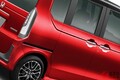 ホンダ最新「豪華なN-BOX」に反響多数！“キラキラ外装×豪華内装”に「カッコイイ」の声も！ メーカー初「画期的ヘッドライト」＆快適装備も充実の「最高級モデル」に注目！