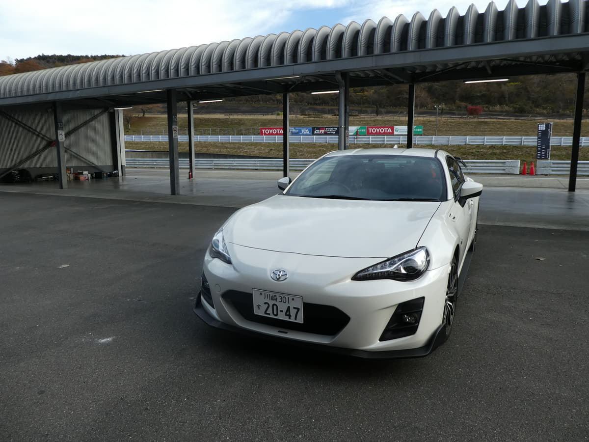 Mtの86とバイク３台を所有 普通の女の子 だった私がモータージャーナリストになったきっかけ Auto Messe Web の写真 10ページ目 自動車情報サイト 新車 中古車 Carview