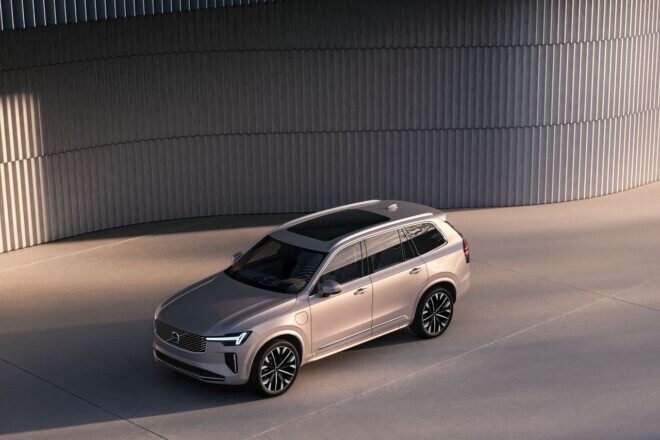 ボルボ、人気SUV『XC90／XC60』に特別な装いのモデルを設定。電動『EX40』には最終特別仕様車も