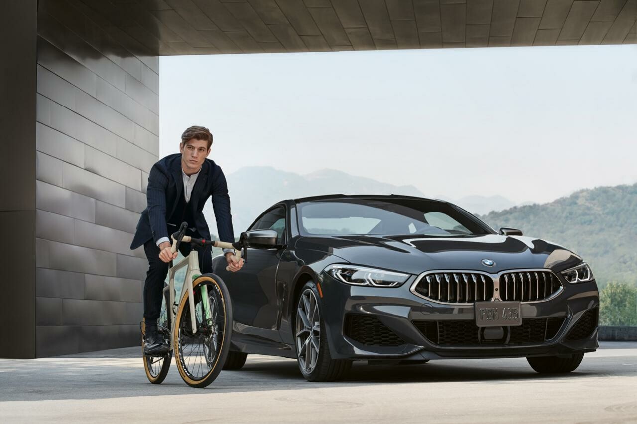 BMWがイタリアの大手自転車メーカー「T3」とコラボしたラグジュアリーなグラベル用ロードバイクを発売！