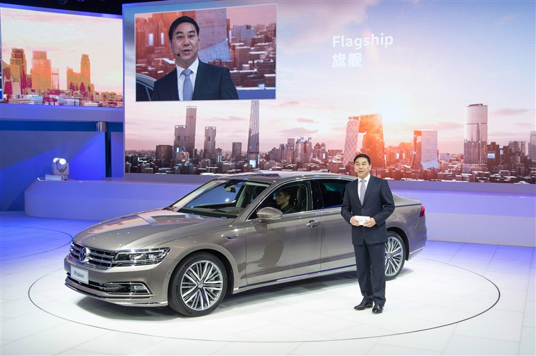 中国に活路を見出したvwフェートンの後継車フィデオン Carview 自動車情報サイト 新車 中古車 Carview