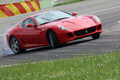 フェラーリ599HGTE、じゃじゃ馬かと思いきや… 