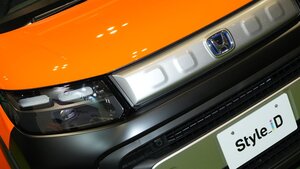 「こりゃ売れるわ…」大人が横になって寝れる、しかも4人。ホンダ「フリード クロスター」を自由にカスタマイズできる独自サービスがスゴイ。