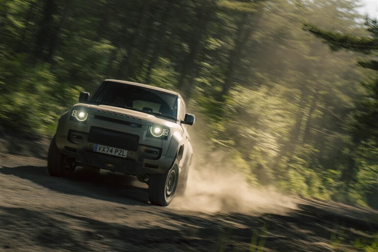 一瞬で完売した「ディフェンダーOCTA」はやはり凄かった。26年モデルの登場は間近か…ただ悩ましい点も？