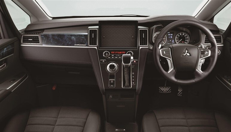 【実際どうなの？】「デリカD:5」購入者のリアル評価は二律背反？ “唯一無二のミニバン”と絶賛の一方で後悔するケースも