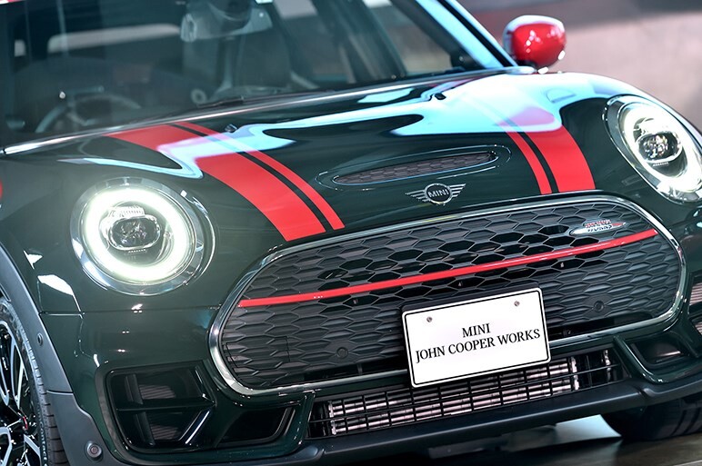 ミニ クラブマン改良でガソリン7速DCT化とライトまわり変更。JCWは75psアップ