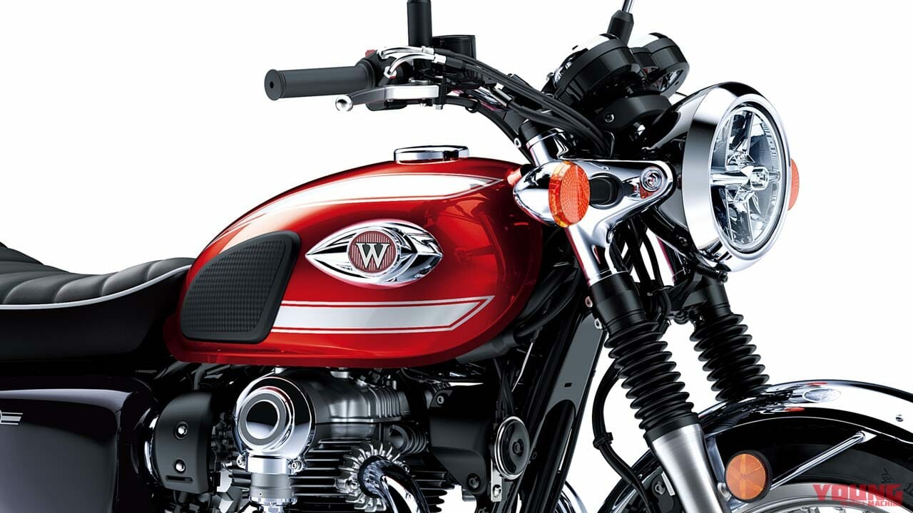 カワサキ「W800」欧州の新色は鮮やかな赤×黒！ 次の日本仕様も同カラーを採用か