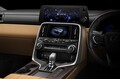 レクサス「LX」改良。“鉄壁の新ハイブリッド”搭載、1450万円～…「オーバートレイル＋」、“松山英樹仕様”も