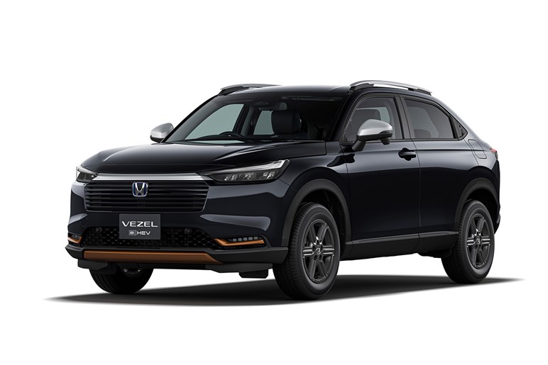 【どちらを選ぶか】ホンダの人気SUV「ヴェゼル」の“プレイ”と“ハント”2つのパッケージを徹底解説。あなたは都会派？アウトドア派？