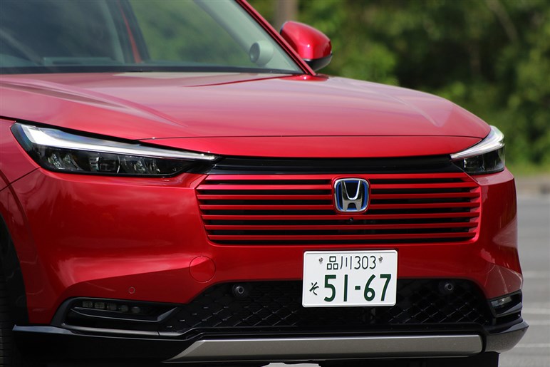 【どちらを選ぶか】ホンダの人気SUV「ヴェゼル」の“プレイ”と“ハント”2つのパッケージを徹底解説。あなたは都会派？アウトドア派？