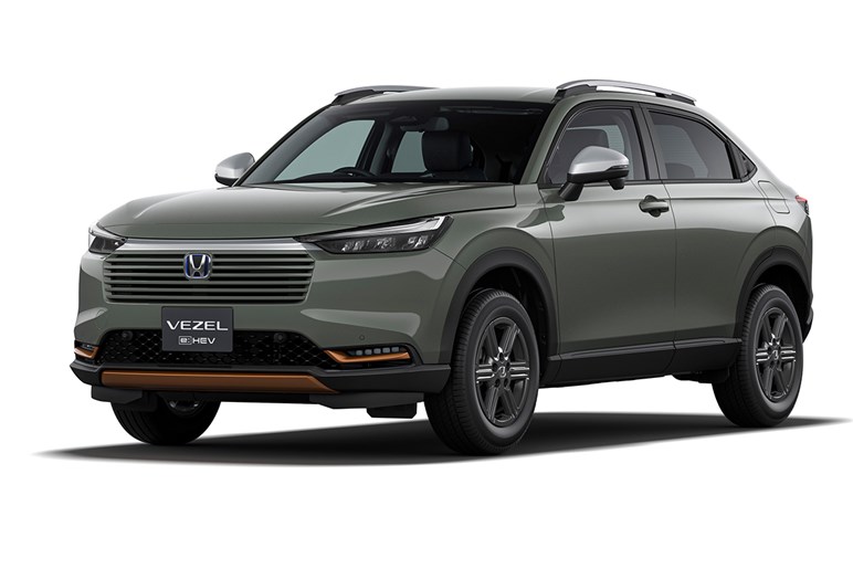 【どちらを選ぶか】ホンダの人気SUV「ヴェゼル」の“プレイ”と“ハント”2つのパッケージを徹底解説。あなたは都会派？アウトドア派？