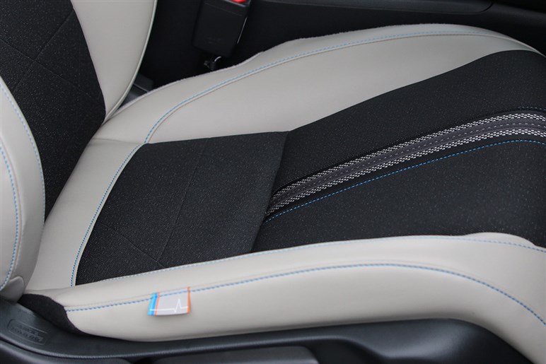 【どちらを選ぶか】ホンダの人気SUV「ヴェゼル」の“プレイ”と“ハント”2つのパッケージを徹底解説。あなたは都会派？アウトドア派？