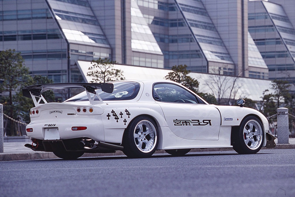 RE雨宮とクロムハーツの電撃コラボで誕生した奇跡のFD3S」シフトノブ