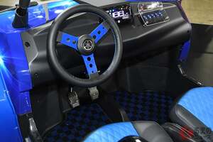 BBR スティーブ・マックイーンの愛車　フェラーリ２５０ＧＴ　ルッソ 100台以上の「跳ね馬」を所有した父 フェラーリ250 GT ルッソ 娘