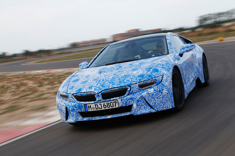 BMW i8プロトタイプ。今度は清水和夫が報告