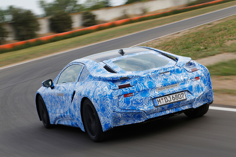 BMW i8プロトタイプ。今度は清水和夫が報告