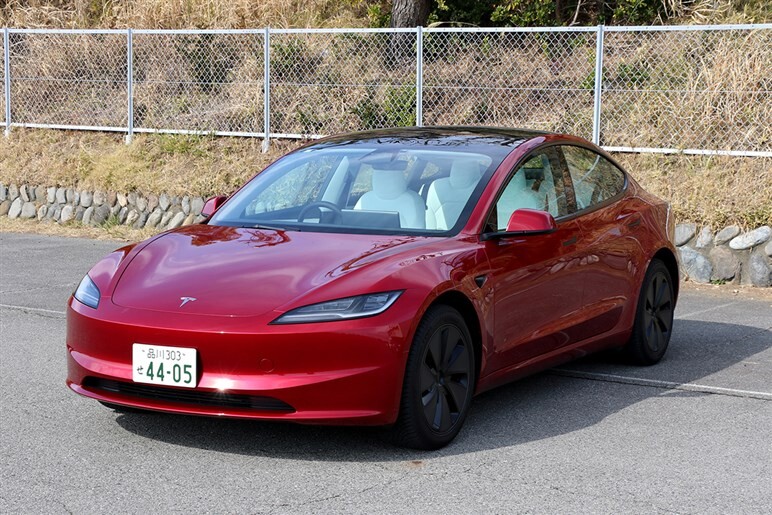 細かく言えばいろいろあるが、一度乗ると世界観に惚れてしまうテスラの最新「モデル3」