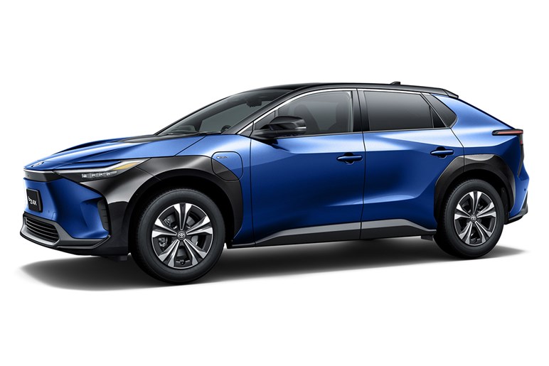 世界で一番売れるSUV「RAV4」が2024年に新型発表！ 来年発売でほぼキープコンセプト