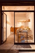 ボッテガ・ヴェネタが森岡書店と共に菅原敏の詩集『珈琲夜船』展を開催する