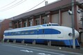 えっ、団地にロマンスカーってマジか!! 関東近郊に眠る鉄道車両の名車たち
